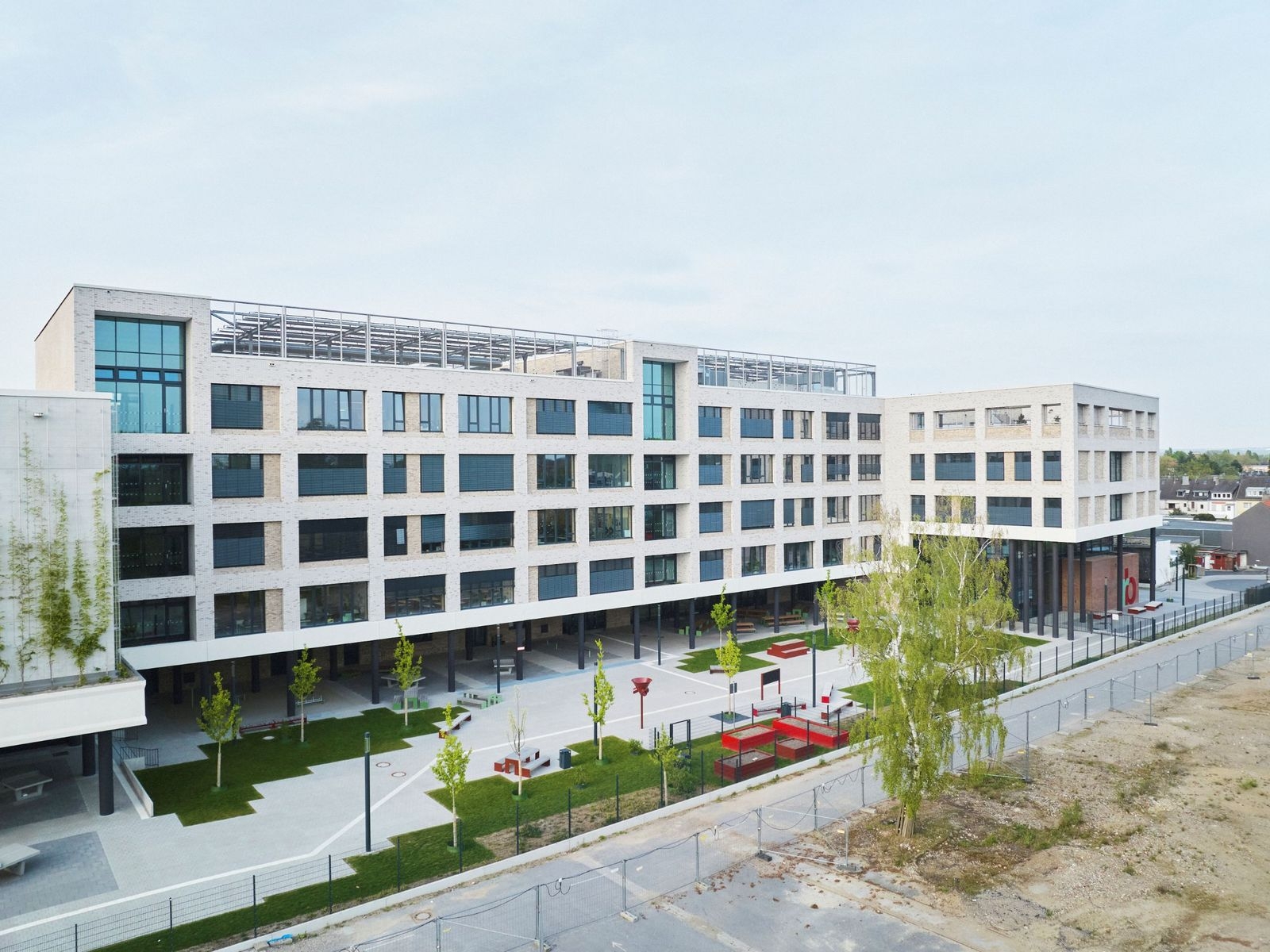 Außenansicht Schulgebäude