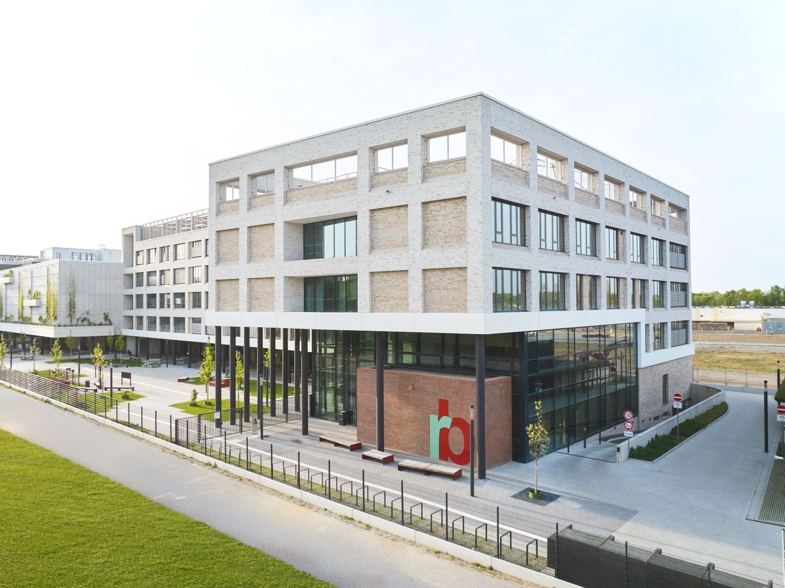 Außenansicht Aula