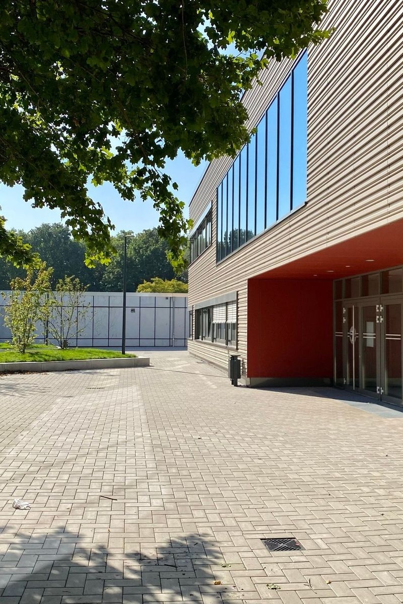 Außenansicht Haupteingang